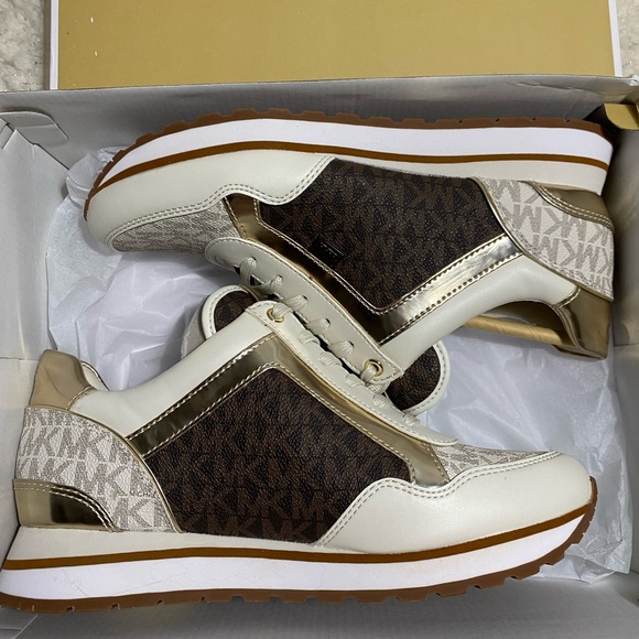 MICHAEL KORS SIGNATURE “MADDY” LEATHER DESIGNER TRAINING SHOES - Picture 9 of 9